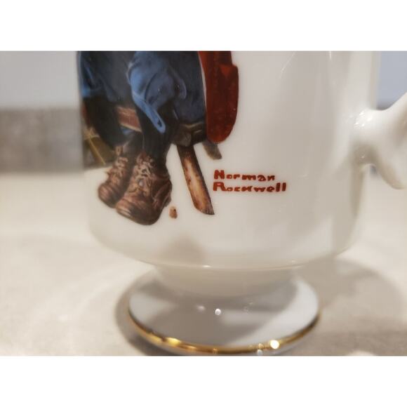 The Danbury Mint/ Norman Rockwell Gold Rim Friend in Need 1981 Mug Cup - Picture 2 of 9